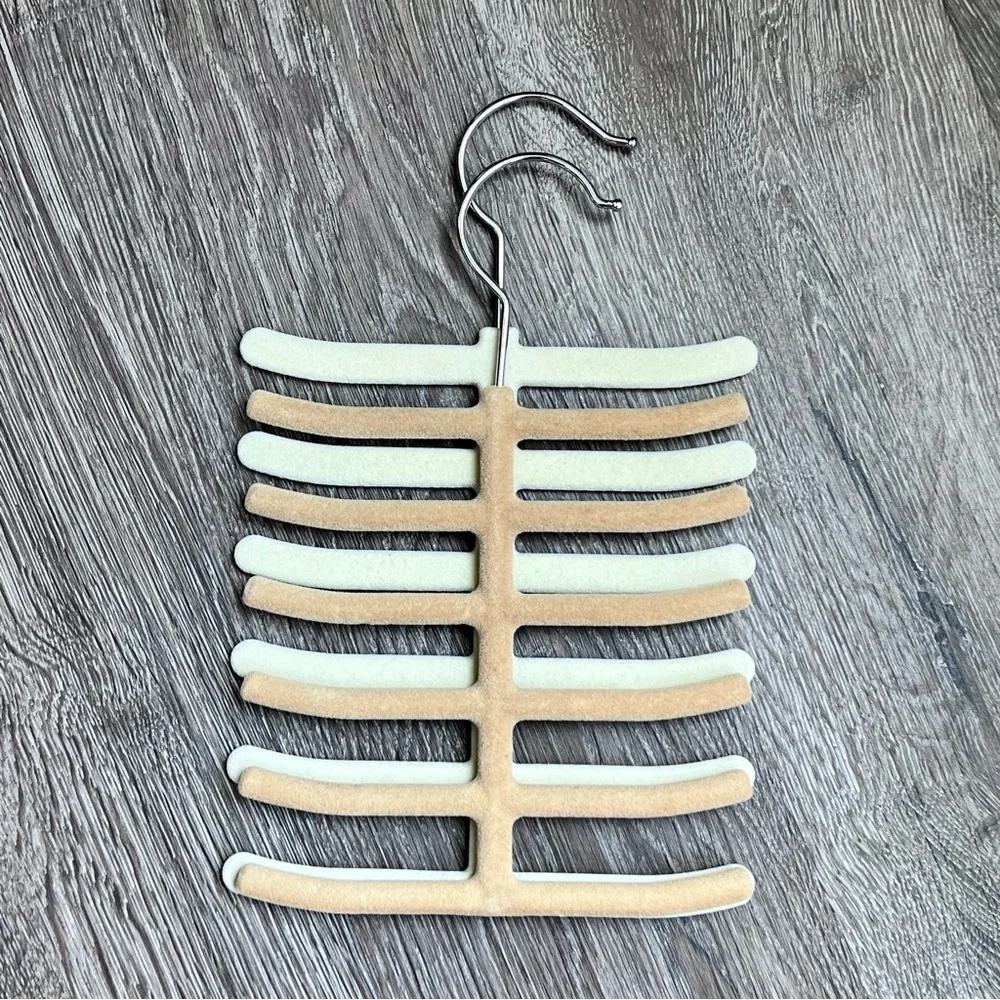 Velvet Accessory Hangers Set of 3 Tan Cream Tiered NWT